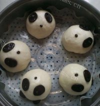 萌萌哒熊猫紫薯包做法图解14)