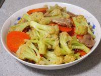 家常菜花菜炒肉片