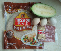 好吃的嫩南瓜培根蛋卷饼做法图解1)