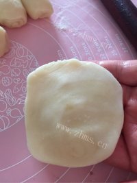 自制红豆酥做法图解15)