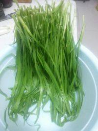 自制韭菜鸡蛋水饺做法图解1)