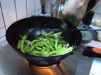 家常菜烧芸豆做法图解6)