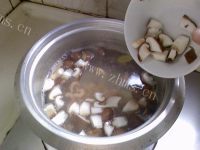 美味的香菇豆腐汤做法图解4)