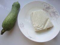 家常丝瓜烧豆腐做法图解1)