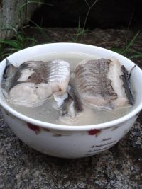 美味的鲜鳗鱼汤