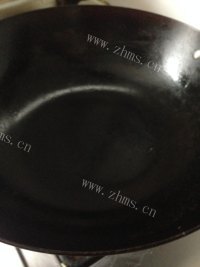美味的肉片炒香芹做法图解4)