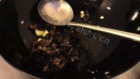 家常木耳炒鸡蛋做法图解8)