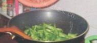 家常菜尖椒炒瘦肉做法图解9)