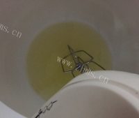 自制草莓酸奶蛋糕做法图解7)