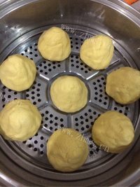 美味的玉米面窝头做法图解4)