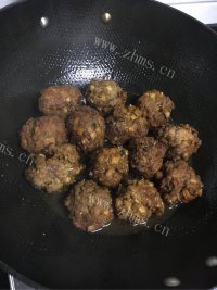 红烧狮子头做法图解13)