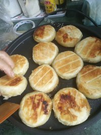 喷香的榨菜鲜肉月饼做法图解6)
