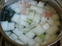 自制冬瓜海带培根汤做法图解4)