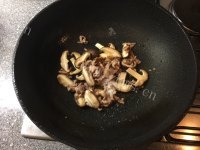 美味可口的香菇西兰花炒肉丝做法图解4)