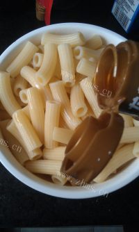 珍馐美味的意大利面做法图解6)