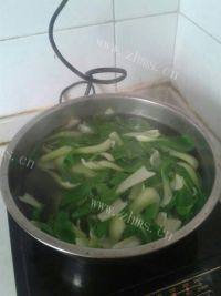 美味的榨菜肉丝面做法图解6)