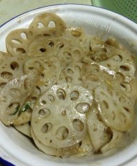 特色美食醋溜藕片做法图解6)