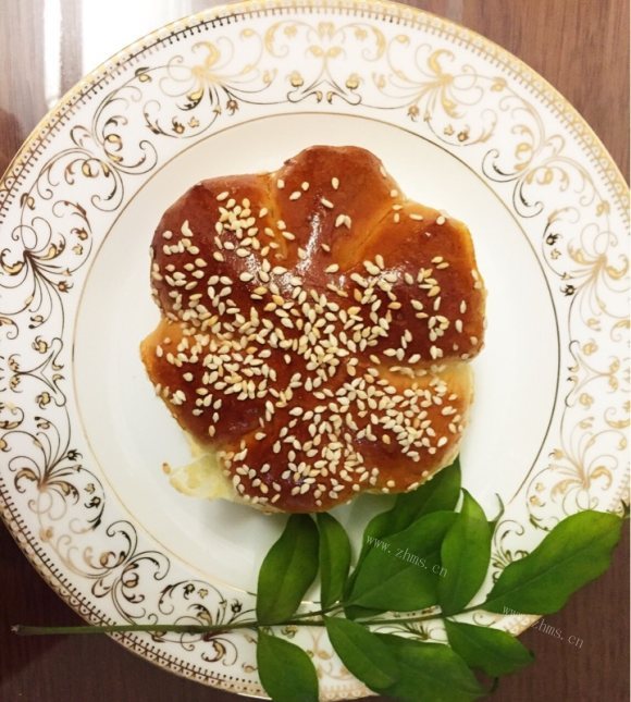 香气浓郁的豆沙面包