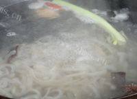 色泽光亮的水晶肉皮冻做法图解5)