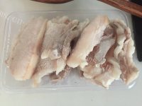 美味的梅菜扣肉做法图解3)