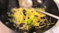 简洁版素什锦小炒做法图解9)