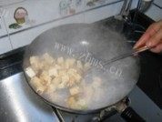 色泽不错的茼蒿炖豆腐做法图解7)