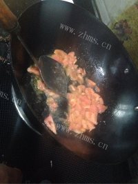 好吃的黑椒牛柳蘑菇焗饭做法图解2)