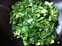 家常菜蒜茸油麦菜做法图解3)