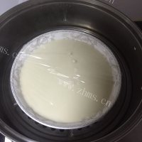 自制瓜子奶黄馅冰皮月饼做法图解5)