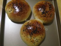 美味的肉饼鸡蛋生菜汉堡做法图解7)