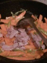 下酒菜胡萝卜炒肉做法图解7)