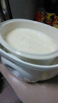 易做的牛奶蒸蛋做法图解3)