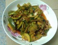 家常菜西葫芦炒肉片