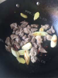 家常菜土豆炖牛肉做法图解4)