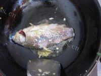 DIY鲫鱼豆腐汤做法图解5)