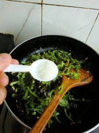 「念念不忘」青椒炒肉丝做法图解9)