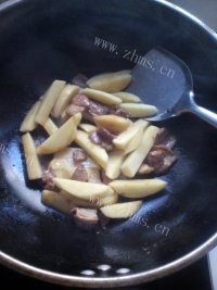 十分可口的土豆炖芸豆做法图解5)