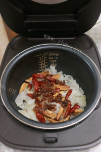 桂圆红枣银耳汤做法图解8)