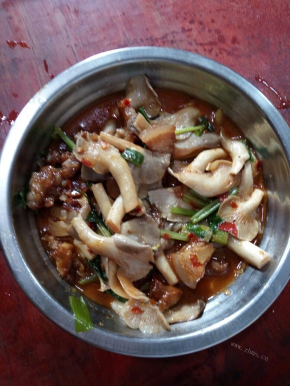 鲜美可口的平菇炒肉