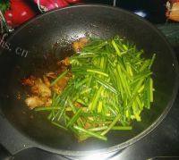 家常菜蒜苗回锅肉做法图解13)