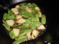 家常扁豆炒土豆做法图解6)