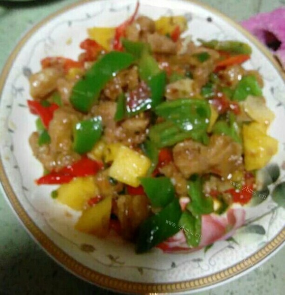 美味佳肴般的菠萝咕咾肉