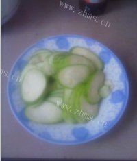 顺滑的丝瓜汤做法图解3)