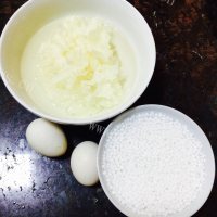 清爽银耳鸡蛋西米露做法图解1)