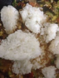 美味的蔬菜蛋炒饭做法图解10)