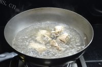 美味的虫草花炖骨汤做法图解1)