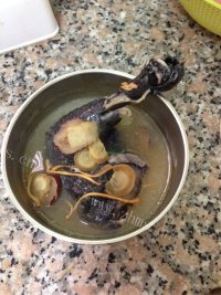 美味的花旗参鸡汤