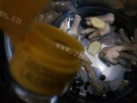 黑豆凤爪汤自制做法图解13)