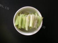 诱人的香芹炒豆干做法图解1)
