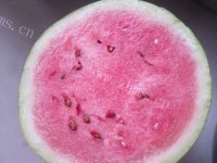 香气浓郁的西瓜冰淇淋做法图解1)